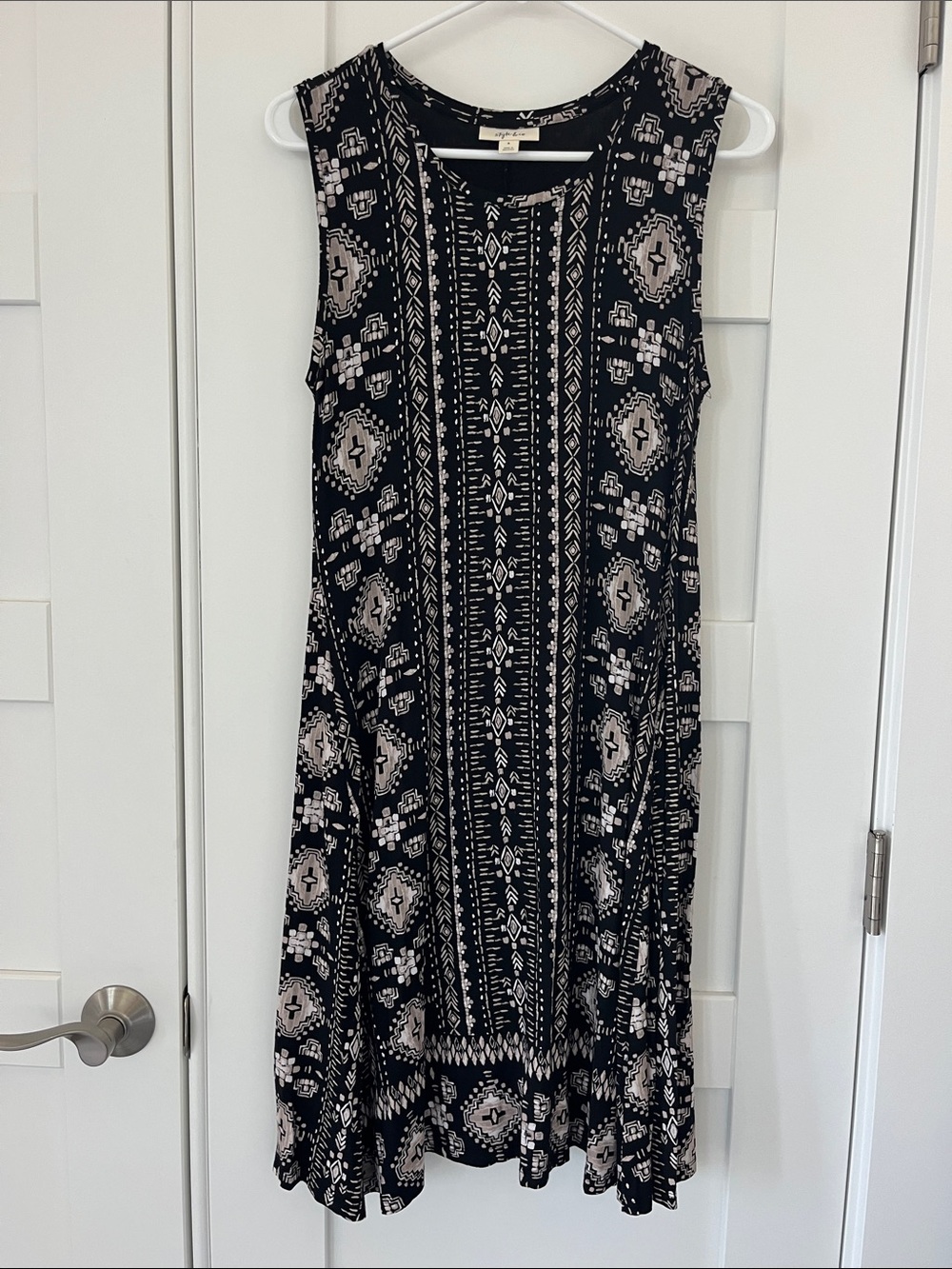 Sleeveless Black & White Geo Print Dress